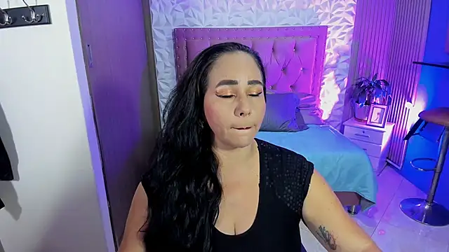 ashleylove prg online show from October 2025 02:48:01 AM