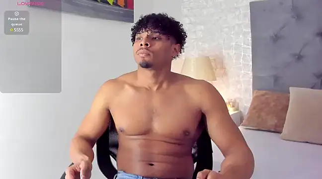 Jacub Micke1 online show from February 2025 03:22:01 AM