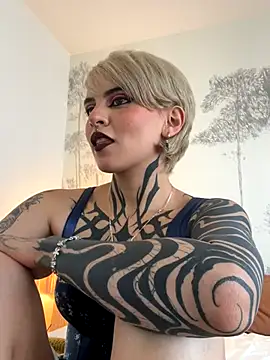 Snapshot of Trinity___s chatting on October 2025 12:04:01 PM Trinity s online show from October 2025 12:04:01 PM