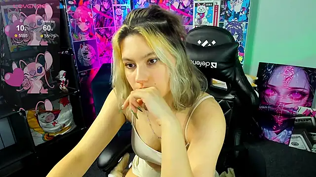 Snapshot of Bonni_Meiz chatting on February 2025 04:59:01 PM Bonni Meiz online show from February 2025 04:59:01 PM