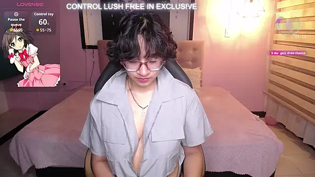 Lili Gomez  online show from November 2025 02:06:02 PM