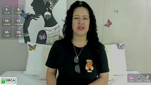 Adelesmithh online show from February 2026 11:49:01 AM