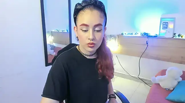 Emyli rousse  online show from January 2025 02:04:01 PM