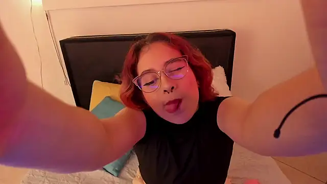 Emyli rousse  online show from January 2025 02:03:02 PM