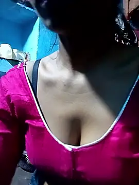 Snapshot of Kajal__Mehra chatting on September 2025 12:44:02 AM Kajal Mehra online show from September 2025 12:44:02 AM