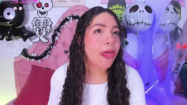 amandalee01 online show from October 2025 07:36:02 PM