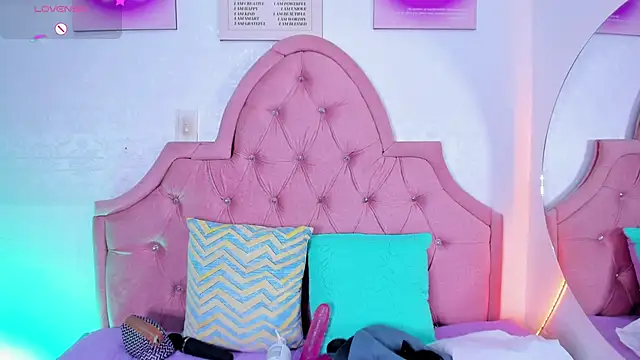 amandalee01 online show from November 2025 06:19:01 PM