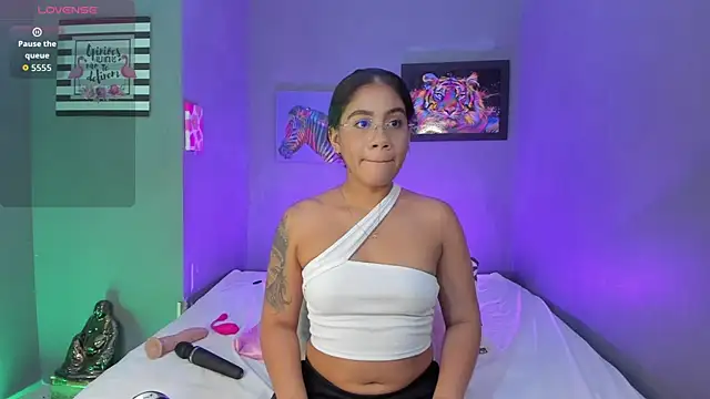 PammelaRoss1 online show from April 2026 05:21:02 PM