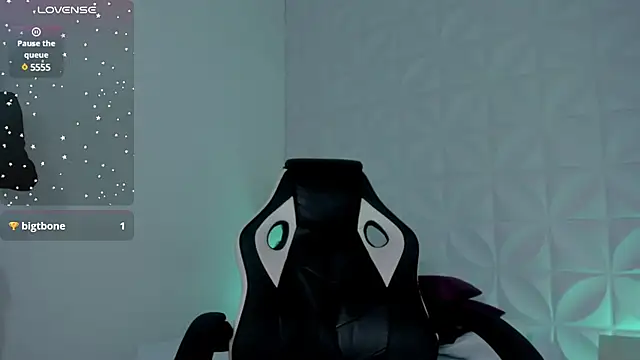 stephanya  online show from March 2025 10:20:01 PM