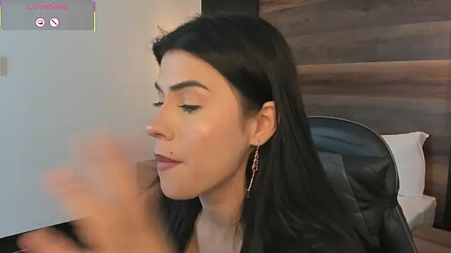 stephanya  online show from March 2026 07:10:02 PM