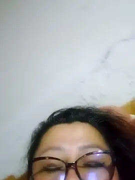 Snapshot of Darly_Gomez chatting on December 2024 01:24:02 PM Darly Gomez online show from December 2024 01:24:02 PM