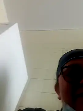 Snapshot of Darly_Gomez chatting on December 2024 05:22:01 PM Darly Gomez online show from December 2024 05:22:01 PM