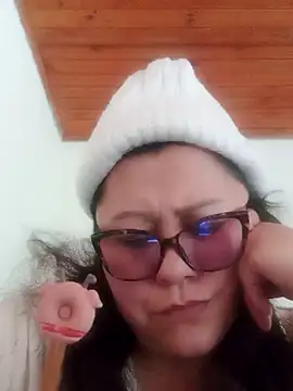 Snapshot of Darly_Gomez chatting on January 2025 04:55:02 PM Darly Gomez online show from January 2025 04:55:02 PM