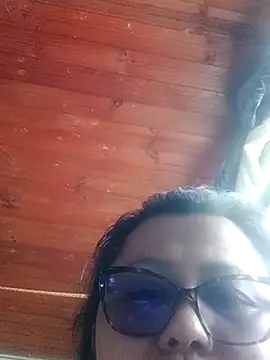 Snapshot of Darly_Gomez chatting on March 2025 08:37:02 PM Darly Gomez online show from March 2025 08:37:02 PM