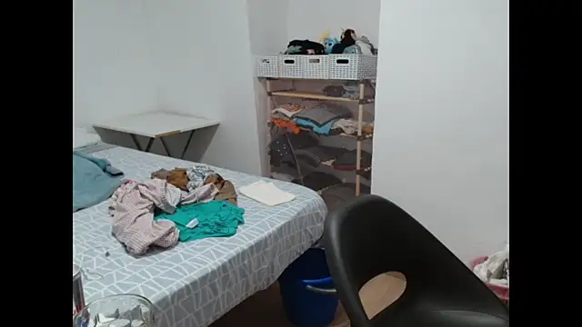 Ursumi1 online show from October 2025 07:48:02 PM