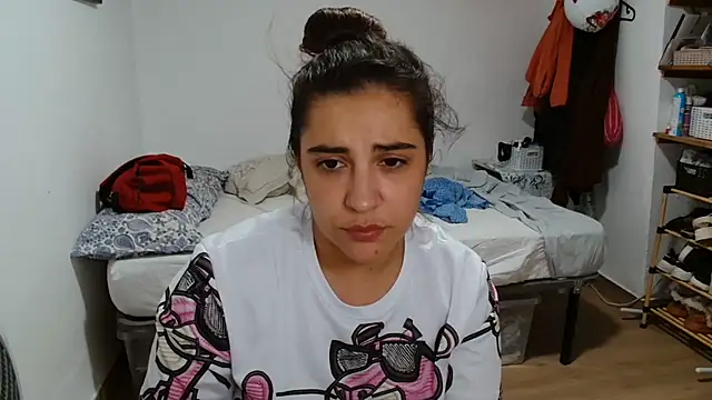 Ursumi1 online show from June 2026 06:39:01 PM