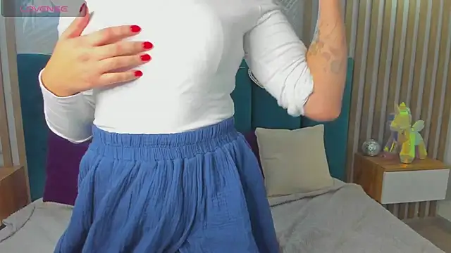 BeatriceReeves online show from September 2025 01:06:01 AM