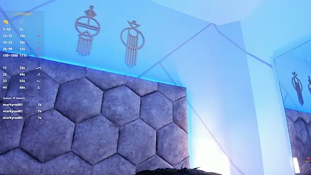 Snapshot of aggy_castel chatting on February 2025 07:44:02 AM aggy castel online show from February 2025 07:44:02 AM