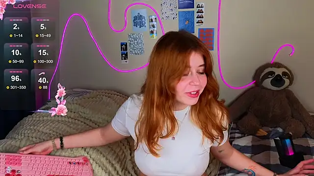 Penny Staaar online show from February 2025 06:20:01 PM