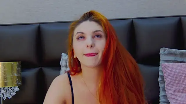 Snapshot of FoxyJoy chatting on February 2025 11:48:02 PM FoxyJoy online show from February 2025 11:48:02 PM