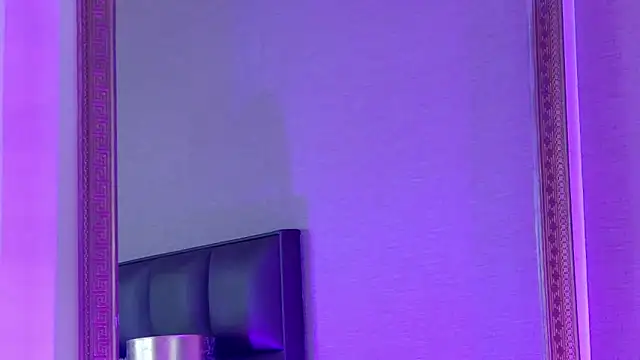 Snapshot of FoxyJoy chatting on November 2025 05:18:01 AM FoxyJoy online show from November 2025 05:18:01 AM