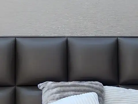 Snapshot of FoxyJoy chatting on April 2026 11:00:01 AM FoxyJoy online show from April 2026 11:00:01 AM