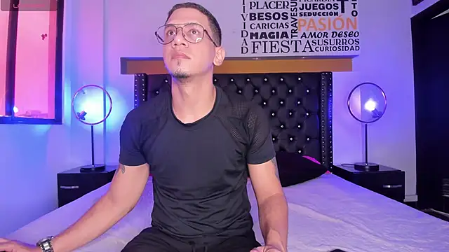 JoshMillerr  online show from March 2025 07:59:01 PM