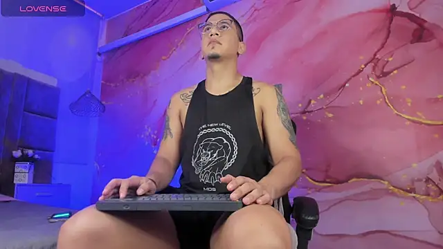 JoshMillerr  online show from April 2026 07:51:02 PM