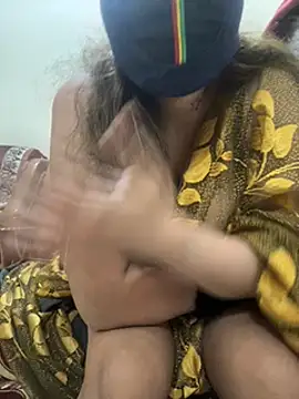 HoneyBearCpl online show from December 2024 07:32:02 PM