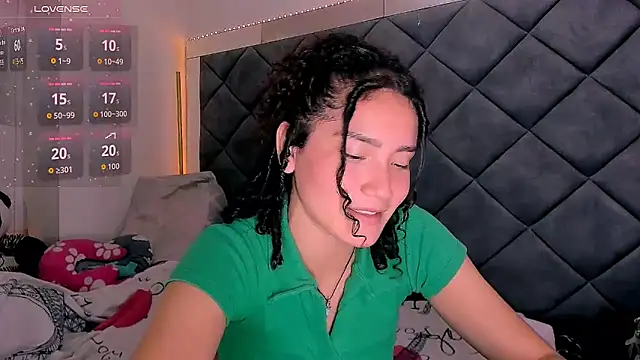 Nellyhills online show from October 2025 03:49:01 PM