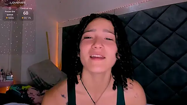 Nellyhills online show from November 2025 03:36:02 PM