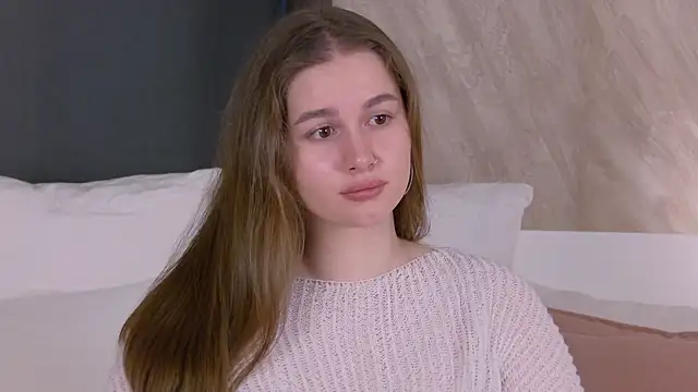 EllieHayes online show from April 2026 04:43:02 AM