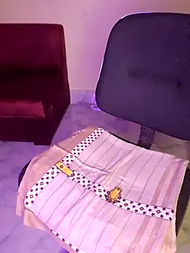 Olivia3 online show from November 2025 07:56:02 PM