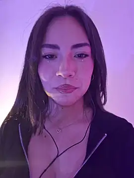 Melody 04 online show from November 2025 03:17:01 AM