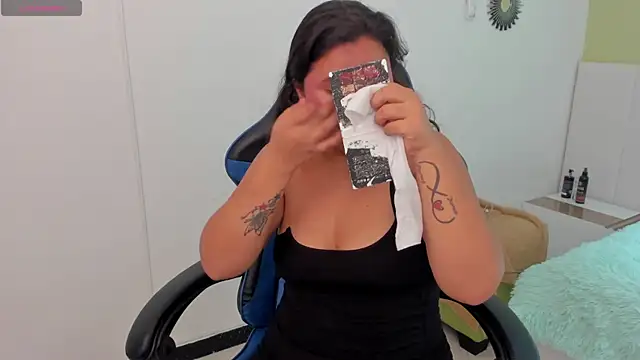 natasha adams22 online show from February 2025 01:02:02 AM