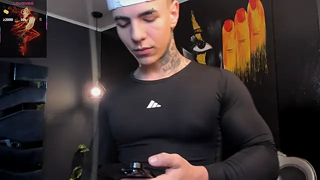 Flynn Riider online show from December 2025 05:19:02 PM