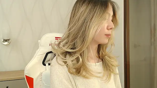 Babby Rabbit online show from October 2025 04:51:01 PM