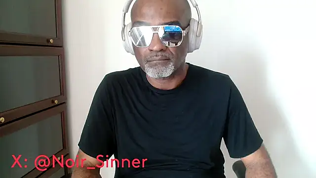 Snapshot of sinnernoir chatting on April 2026 01:48:02 PM sinnernoir online show from April 2026 01:48:02 PM
