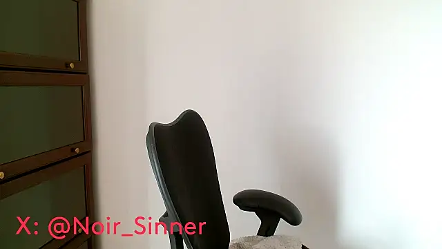 Snapshot of sinnernoir chatting on April 2026 07:58:01 PM sinnernoir online show from April 2026 07:58:01 PM