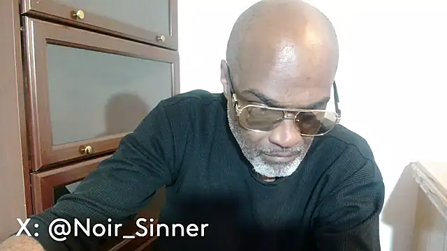 Snapshot of sinnernoir chatting on April 2026 05:14:02 AM sinnernoir online show from April 2026 05:14:02 AM