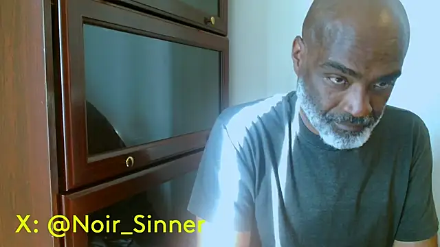 Snapshot of sinnernoir chatting on May 2026 09:44:02 PM sinnernoir online show from May 2026 09:44:02 PM