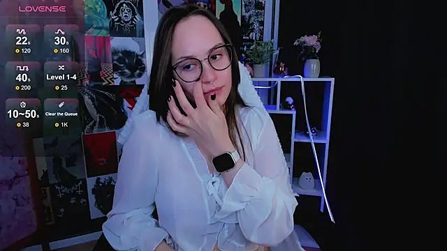 Snapshot of Lilly_Soulmate chatting on January 2025 01:56:02 AM Lilly Soulmate online show from January 2025 01:56:02 AM