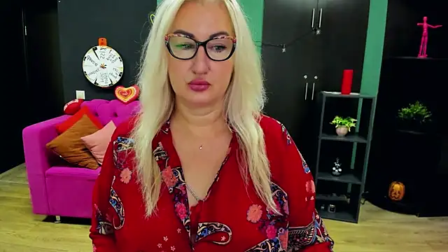 ChristyBrooks online show from November 2025 07:18:02 AM