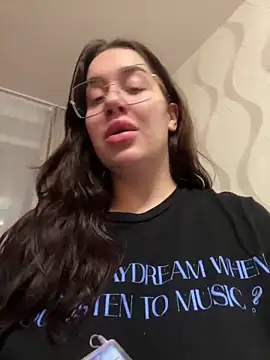 VikiDemi online show from December 2024 03:59:01 PM