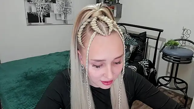 LinaTruly online show from February 2025 09:04:02 PM