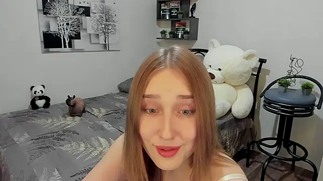 LinaTruly online show from March 2025 08:49:01 PM