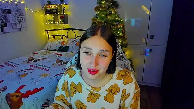 LinaTruly online show from December 2025 10:14:01 PM