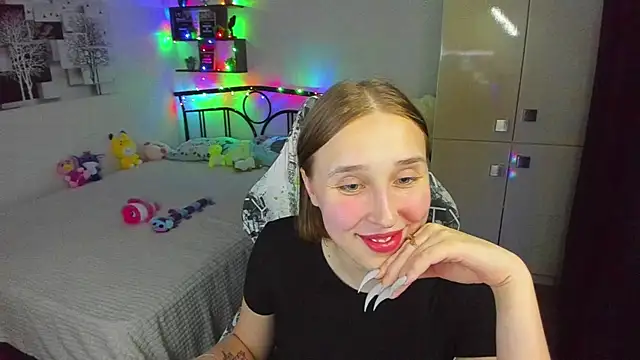 LinaTruly online show from June 2026 09:06:02 PM