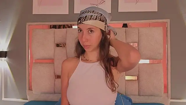 jolie lov online show from September 2025 01:14:02 PM