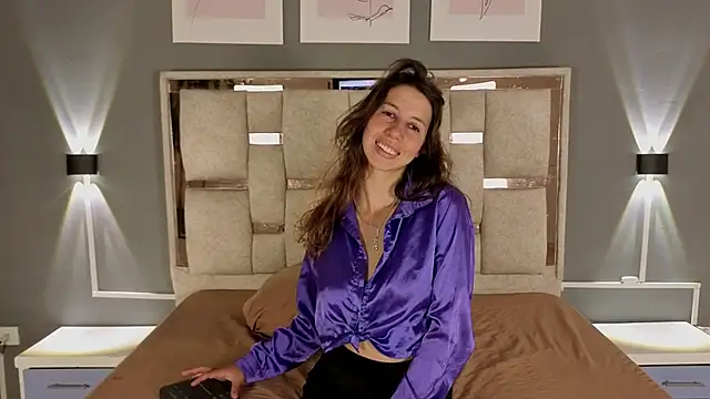 jolie lov online show from September 2025 01:16:02 PM